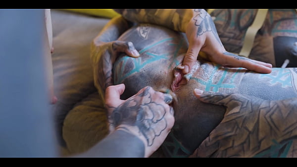 Ink & Intensity: Burlesque Babe Goes All Out!