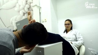 Sole Slave Training: Boss’s Big Feet Crush