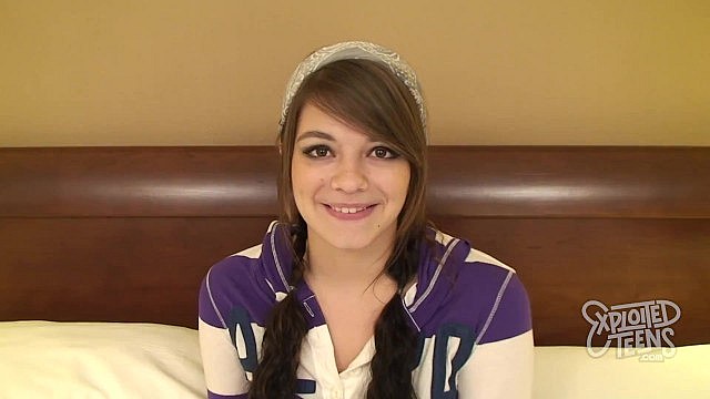 Girl Gets Pounded Hard and Drenched